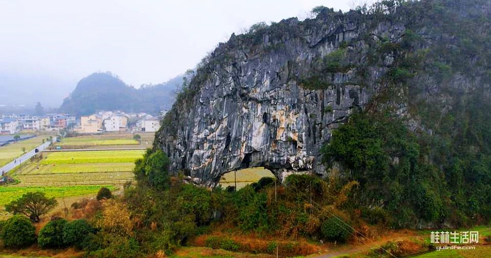 在桂林另一座象鼻山賞春光