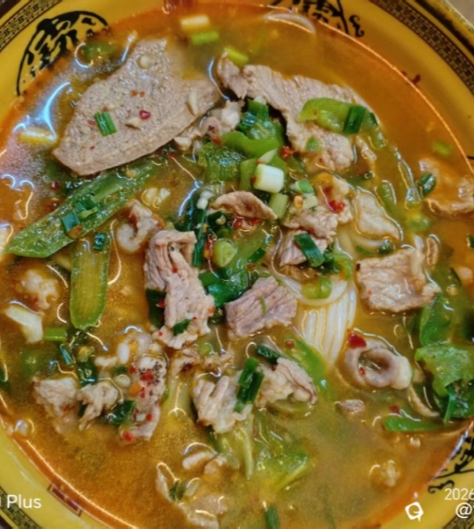 椒炒肉粉：吃得鼻尖冒汗的辣味江湖