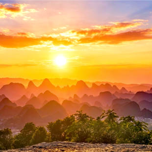 阳朔千里江山图观日落