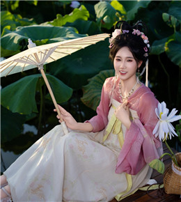 荷花池畔～