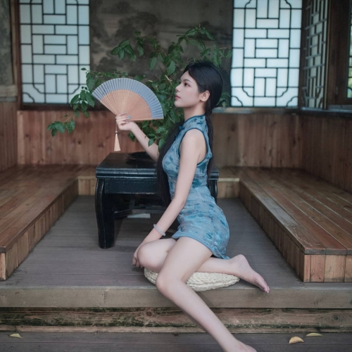 一檐木色，半盏清宁