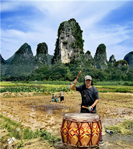 擂鼓庆夏收