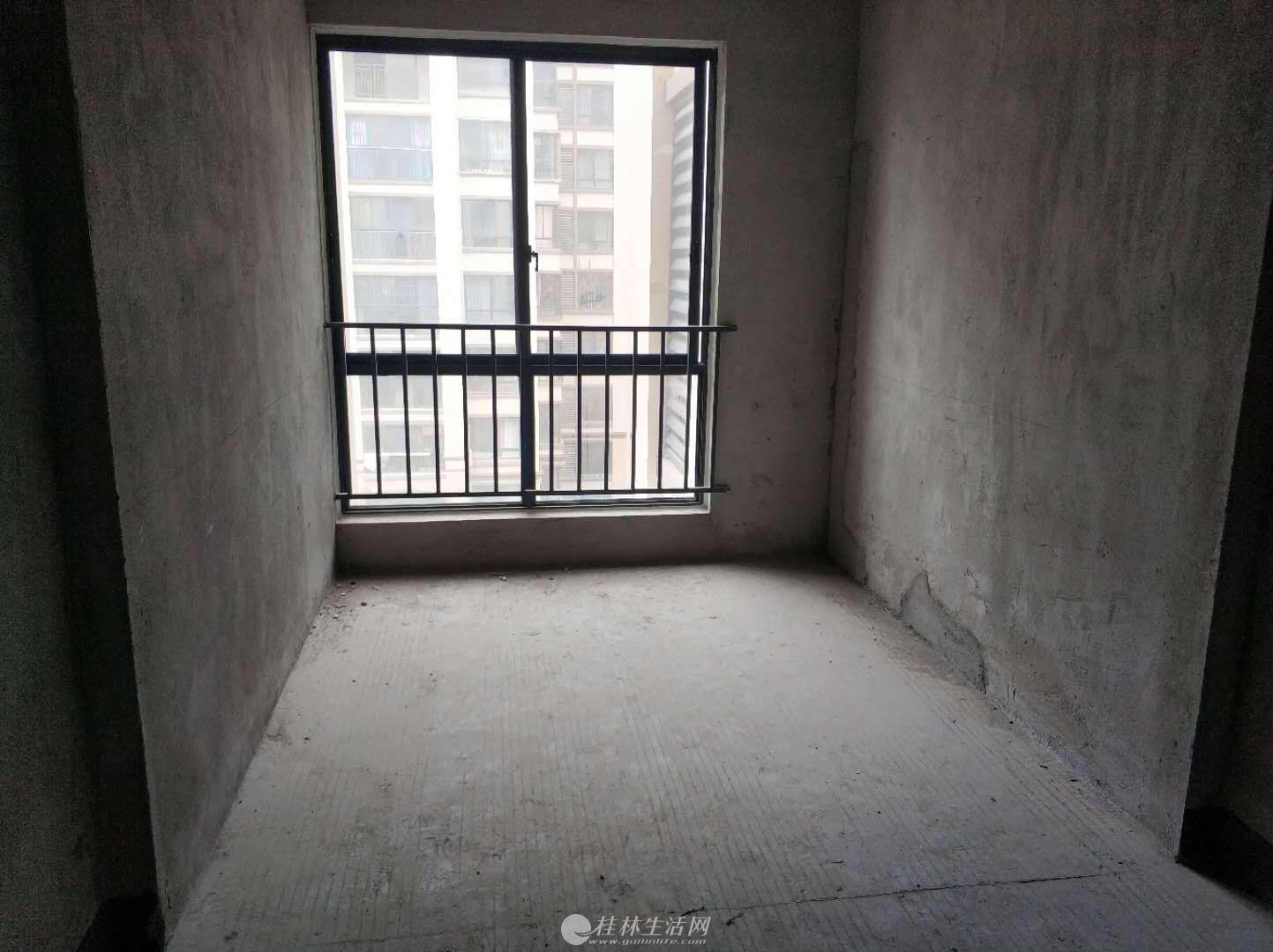 �˽����� Ӣ��Сѧ 125ƽ����20ƽ 4������2�� ˦��130��