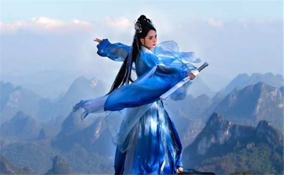 剑光刀影在尧峰