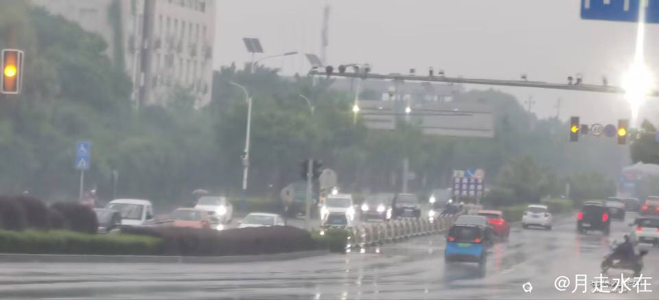 车流人流量大无人管危险丛生