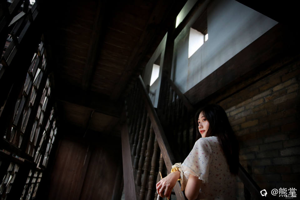 九月江头村人像