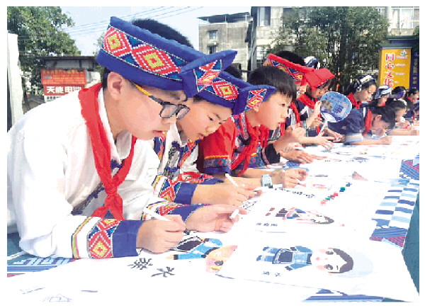 社区居民欢庆“三月三” 满满的民俗味