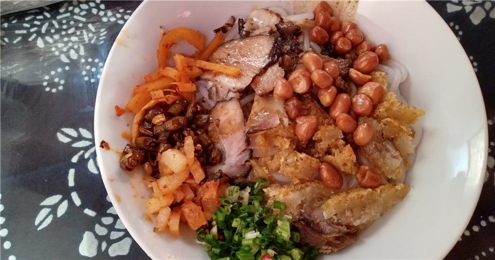 臨桂路新開的穿山守家米粉，開業(yè)3元吃米粉