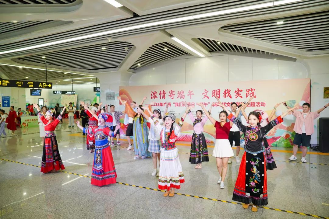 端午只能劃龍舟、吃粽子？南寧地鐵站里的這波沉浸式體驗直接拉滿節日氛圍感