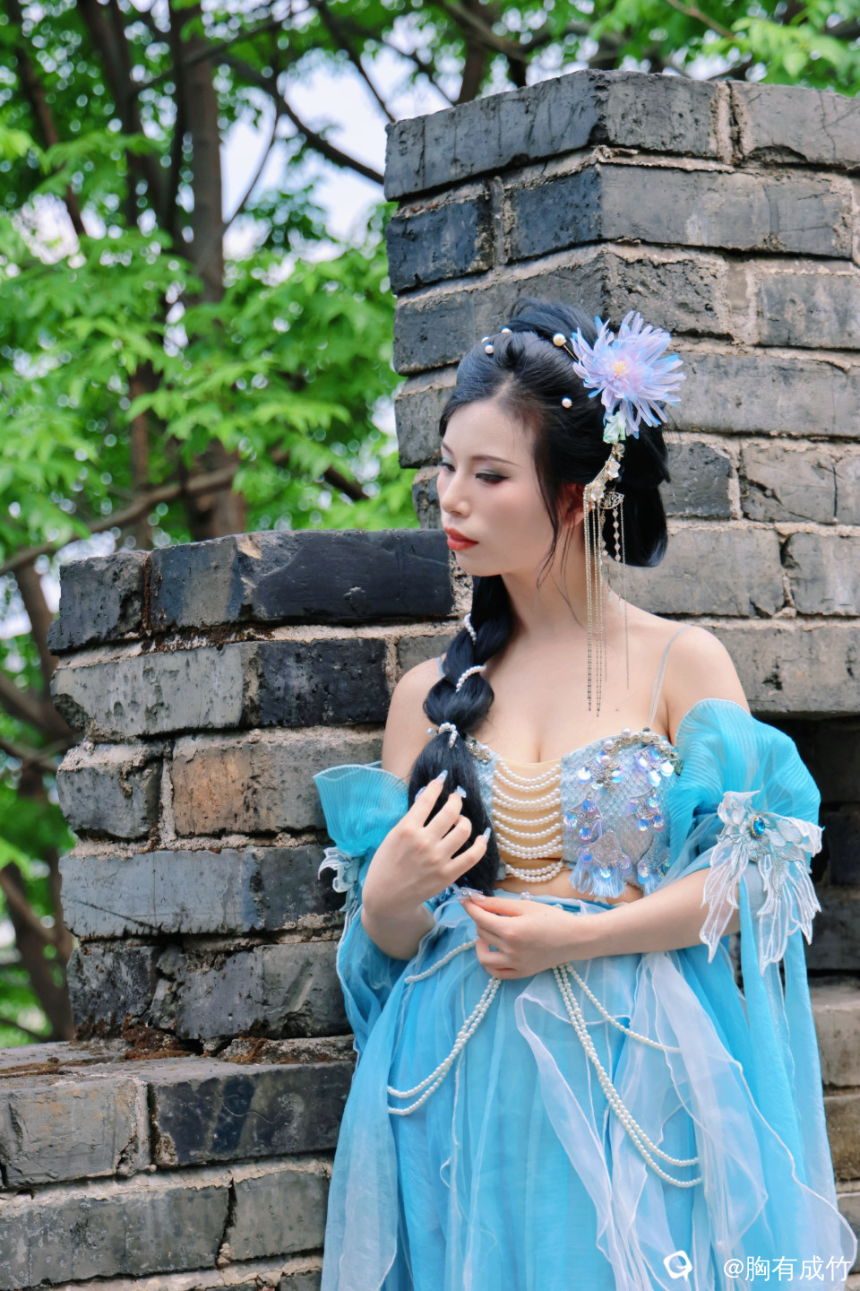 宋城墙汉服人像 (27).jpg