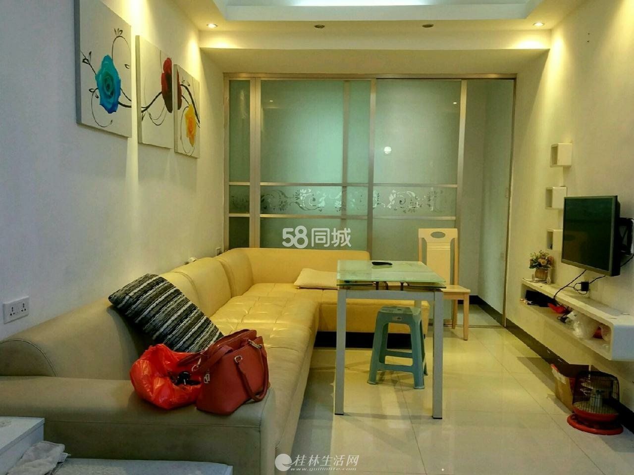 �� ��·��ȺС��˫ѧ ����װ3��1¥83ƽ��62��