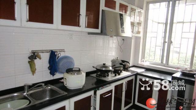 EE�����¹㳡���ؿ�Ժ���᡿3�� �е�װ��2600/�� ��ס����!!!!!