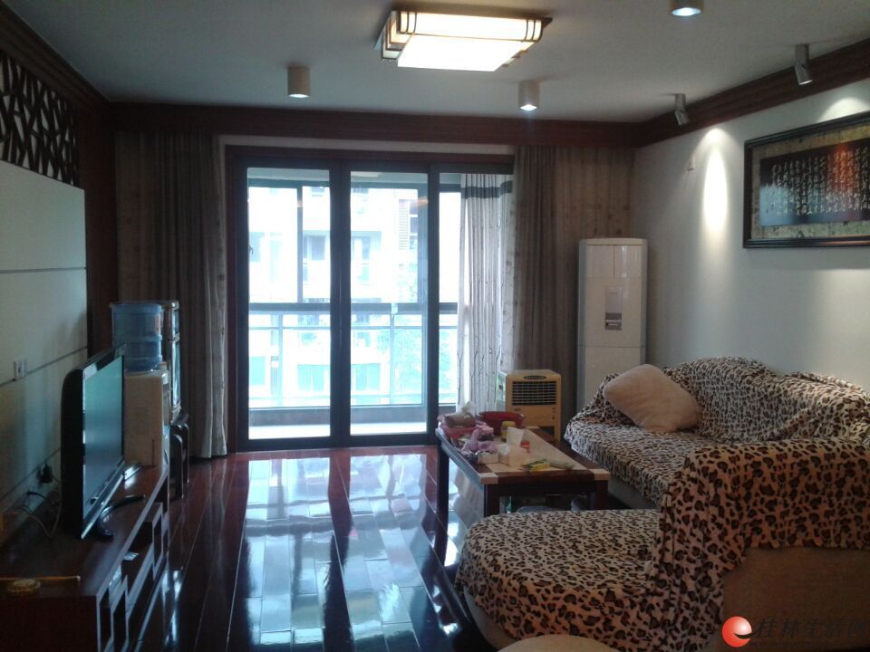 ���Ű뵺����¥��װ4��2�����152ƽ��220��Ԫ