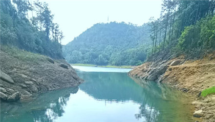五一没得回桂林在外地耍