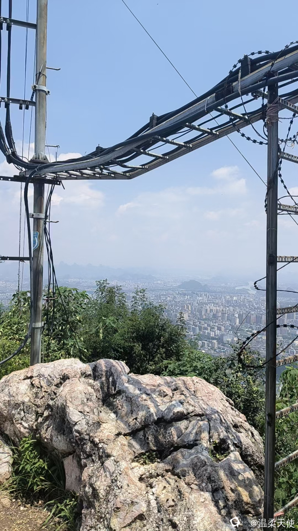 9bb1cf81eaa5f106396371ec9a43a2af.jpg