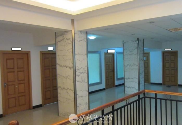 ���м��ݷ�Сѧ ��﹫Ԣ 1��1�� 35ƽ�� �׼�18��