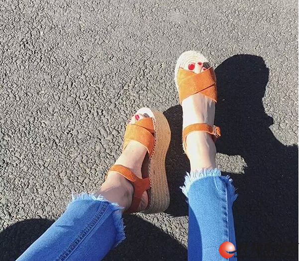 ����2016�ļ��¿�ݱ�����߸�һ�ֿ۷�ˮ���Ů��Ь - 60Ԫ