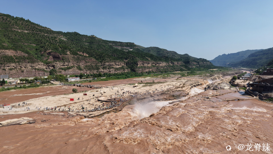 无人机拍摄壶口瀑布