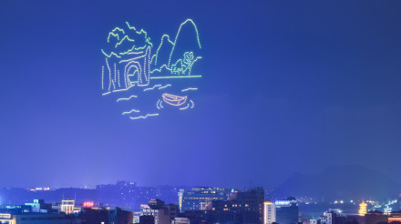 遠(yuǎn)觀無人機(jī)秀