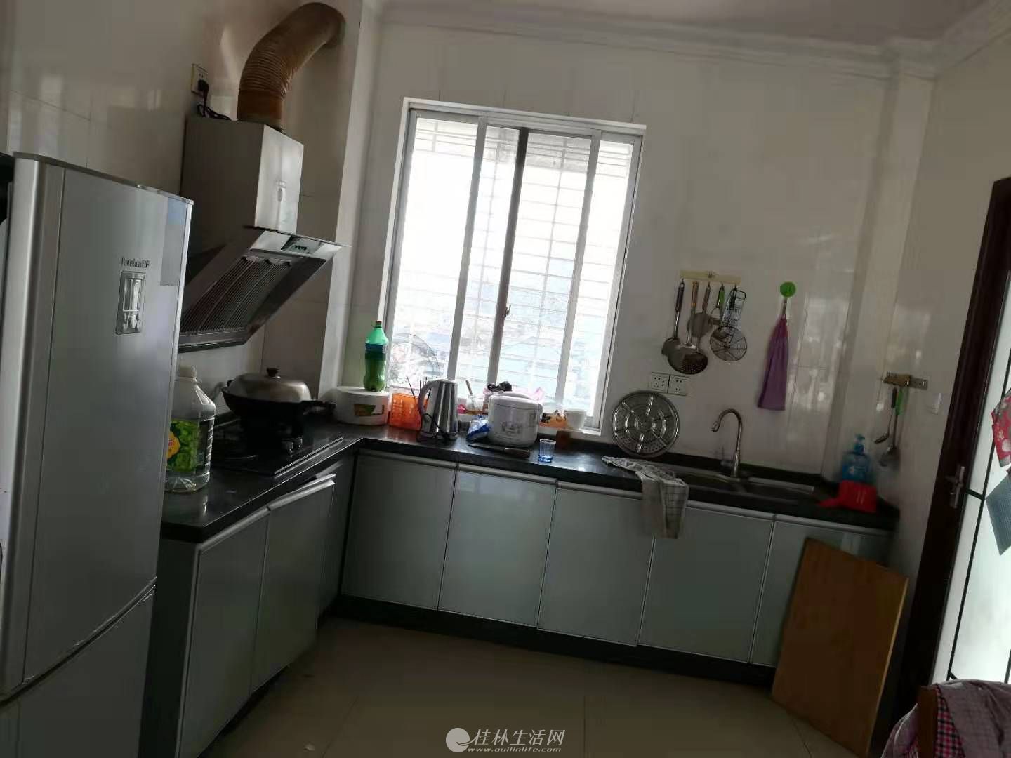 С����ס�����⣬Ѱһ������ס��