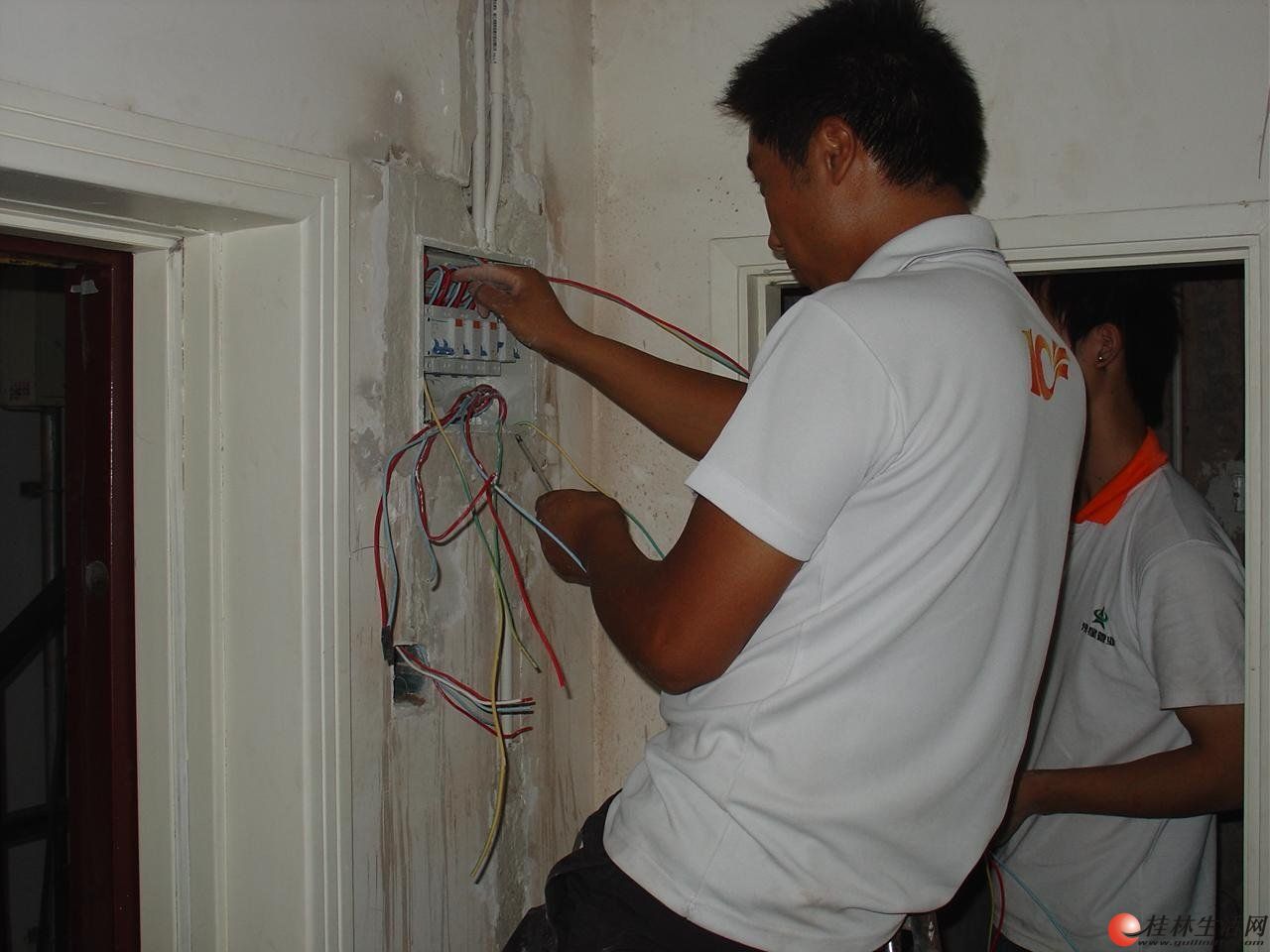 24Сʱ繤ά޵·բ© · װ׮ ά޵ƾߵ绰