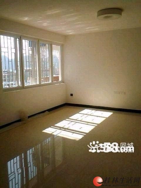 Y����԰�ܽ�����װ3�� ���� 1500/��
