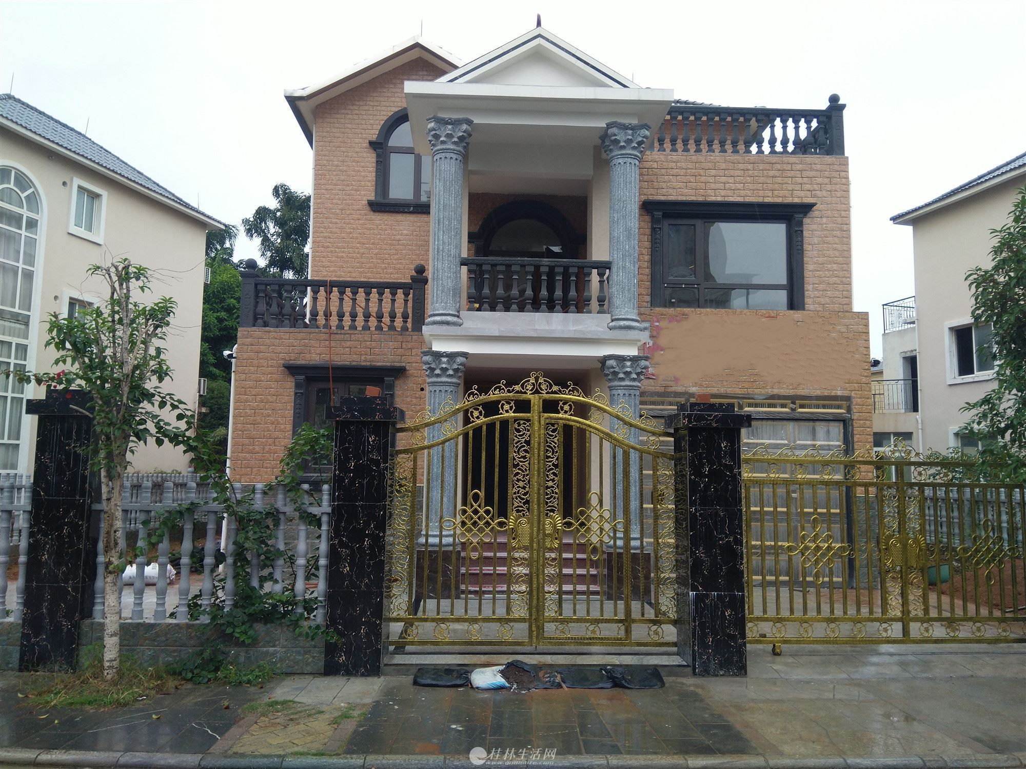 ɽˮ��˳Ƕ���������ռ��530ƽ����װ��ûס����350��