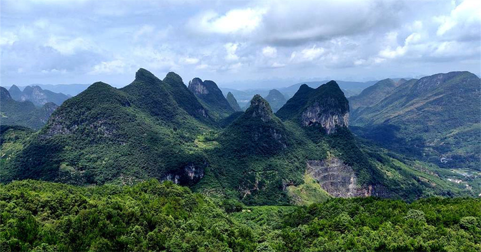酷暑看山去哪里？湖南莽山！