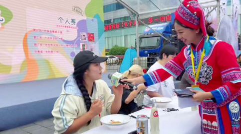 桂林&ldquo;粉超&rdquo;嗦粉欢乐赛，北方小姐姐赛前豪爽发言：&ldquo;更喜欢第二名奖品&rdquo;，结局：拿捏了！