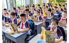 全国小学、初中已全部完成新教材替换，新教材都有哪些新变化？师生如何平稳衔接？解读来了！