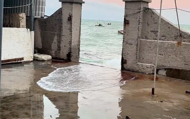 廣西網(wǎng)友曬出自家一線(xiàn)海景房，足不出戶(hù)就能看到大海