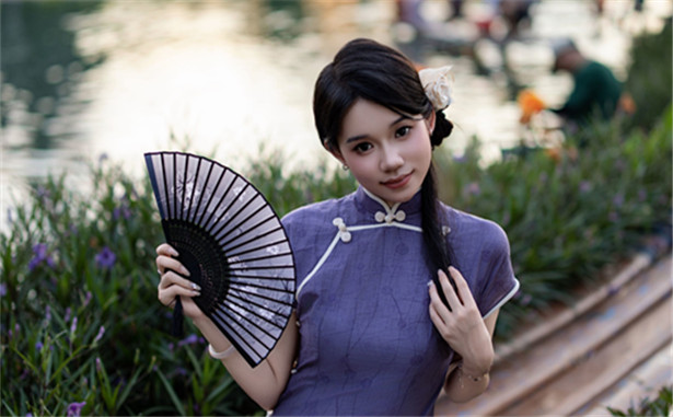 塔山旗袍美女