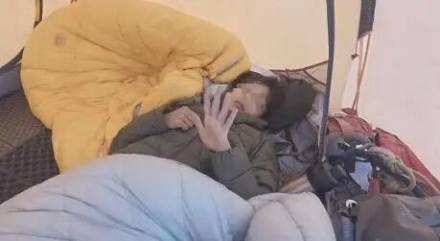 17歲男孩在雪山5500米處睡一覺后突然無法說話，只能眨眼，還出現(xiàn)幻覺，最終花6萬元被拖下山