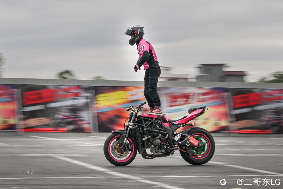 超华特技飞车秀 (14).jpg