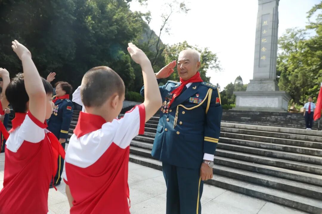 国庆前夕，桂林的学生们这样表达爱国情