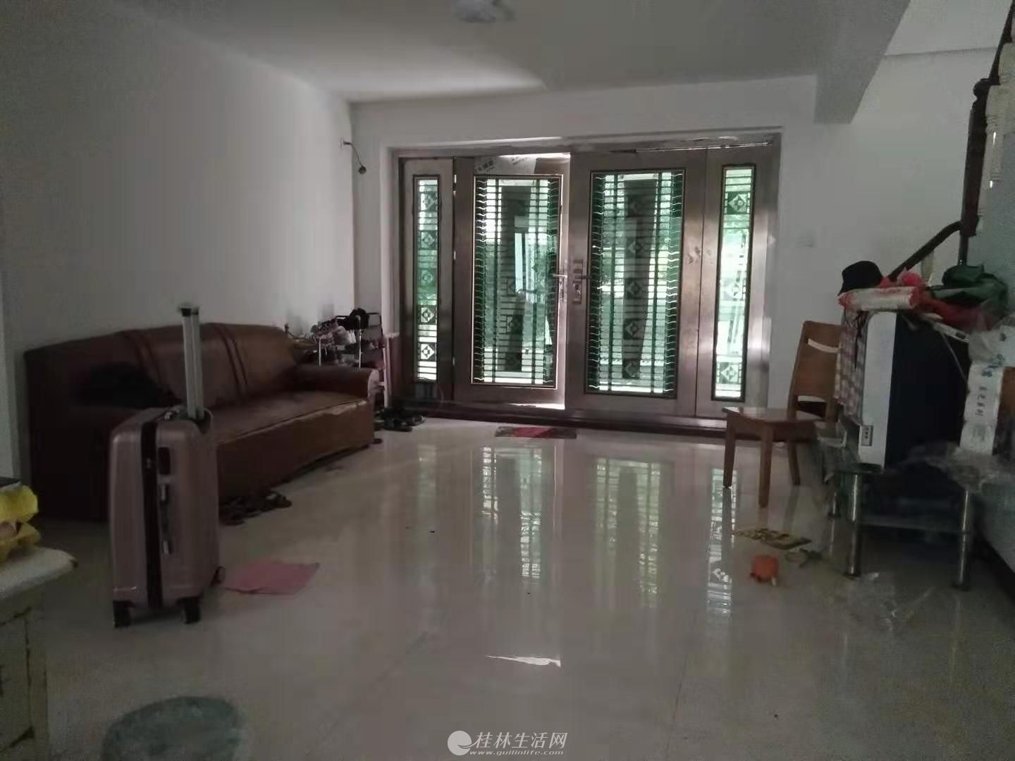 ��ɽ���������ͳ��콭�� �������͵͸�¥ ʵ��300ƽ�Դ���λ168���д�Ժ��