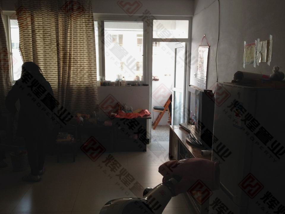 ����ꡤһ�н�ʦ����110�O����3��2��+װ�޽�66����