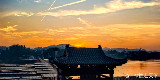 暮夏赣州贡江晓眺