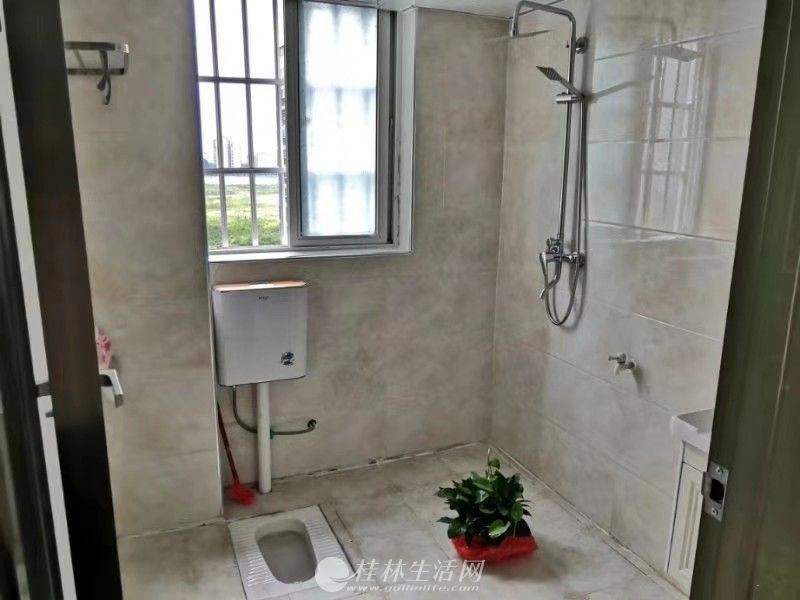 �𳵱�վ�����ߵ�С��������ʵ��ݷ��Ҿ߼ҵ���ȫ����ȫ���״γ���
