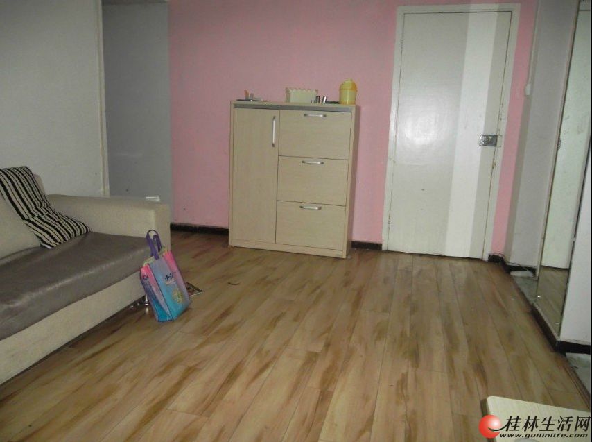 888 �ͼ۳��� ����굼��С�� 211   2F  ��װ 58�O  �ҵ���ȫ��һ̨�յ��� 900Ԫ/��