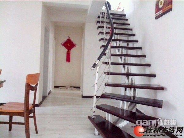 Tҵ������ �����¶�| 6��3����ʽ¥ 3��С��̨+1������̨+1����¶̨ 130��ֵ����