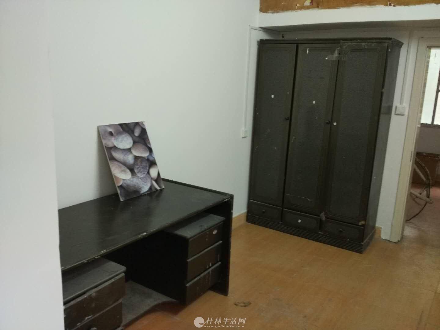 ����·181ҽԺ���ź��̵Ƹ�������¥��2��1������װ�ޣ��ҵ�Ҿ���ȫ 1000Ԫ��
