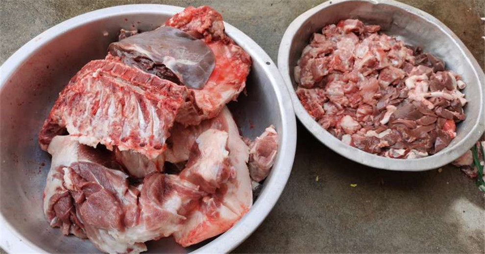 時(shí)隔一天，連赴兩場(chǎng)滿是親情的殺豬宴