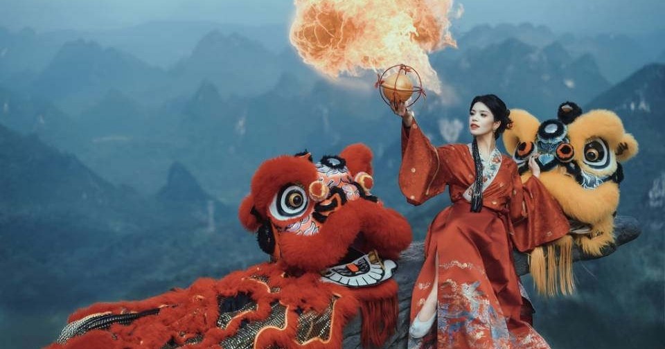 醒狮舞动尧山巅