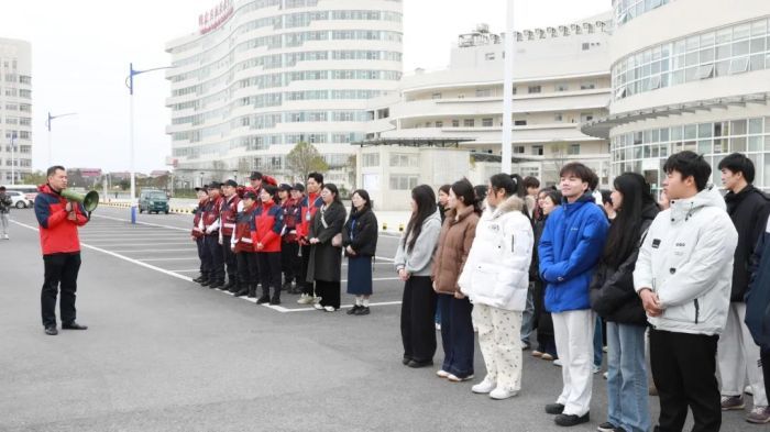曹院长.jpg