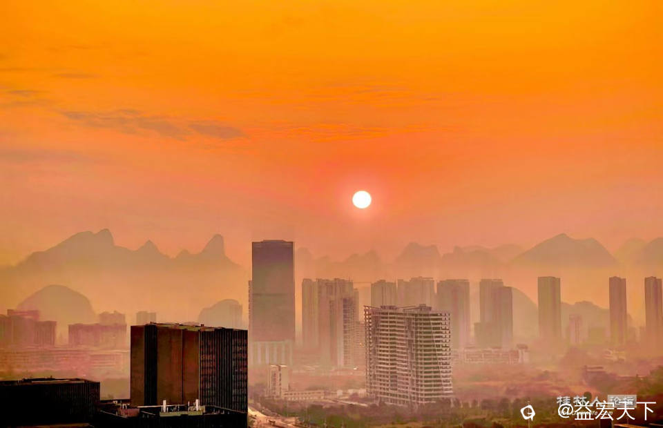 一月，元日登山看日出，市民如织入画图。随手裁下景几幅，神州腾飞展宏图。 ... ...