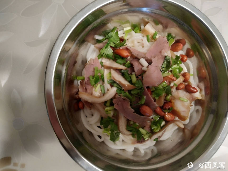 卤菜米粉
