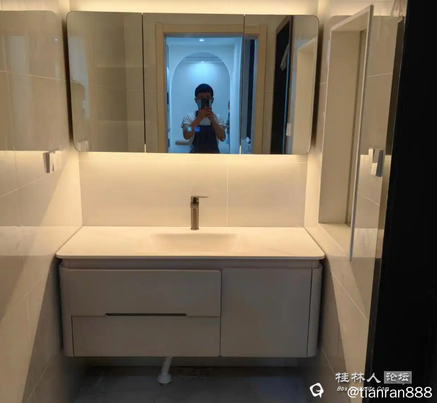 截图202510312216234424.png