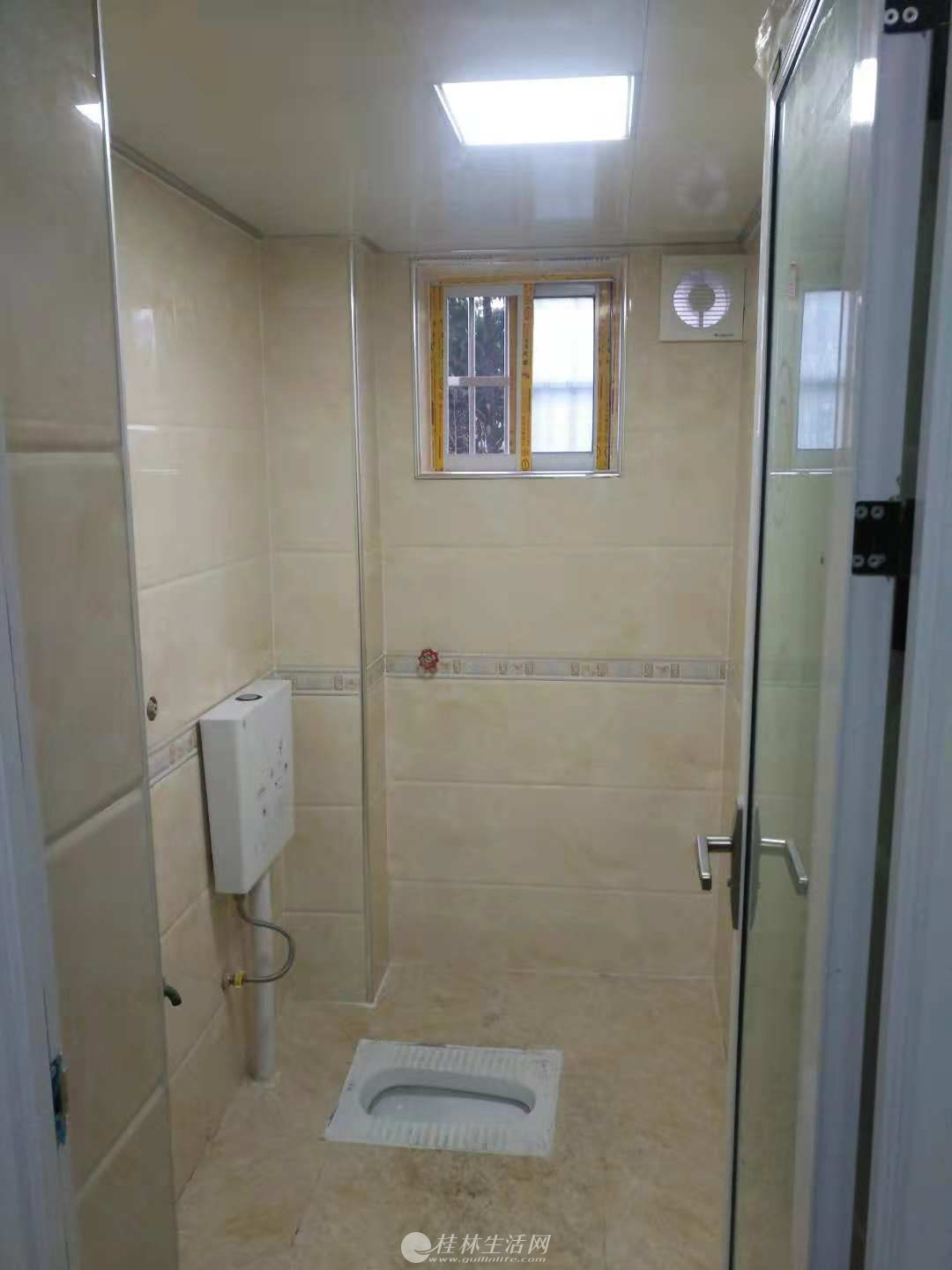 «·ƽ¥һ20ƽ׵䣬гλϱͨ͸