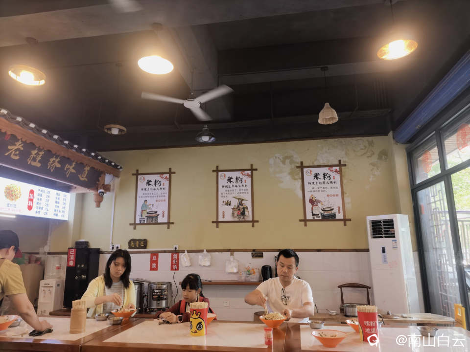 1315f8bc-f643-c14b-e8c7-534e1f45d321.jpg
